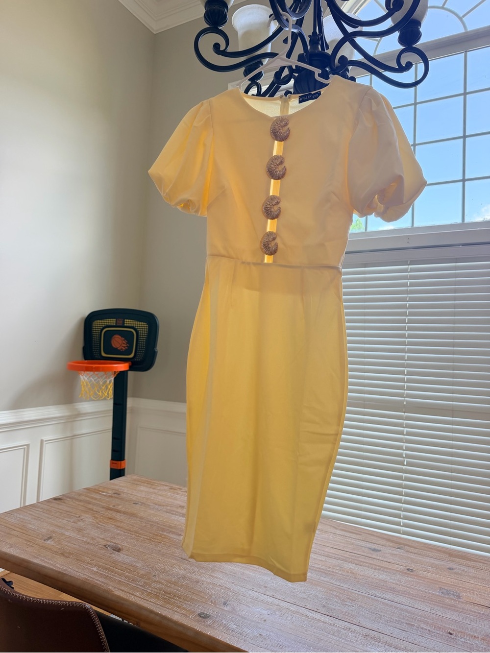 Elegant Yellow Puff-Sleeve Midi Dress with Decorative Buttons